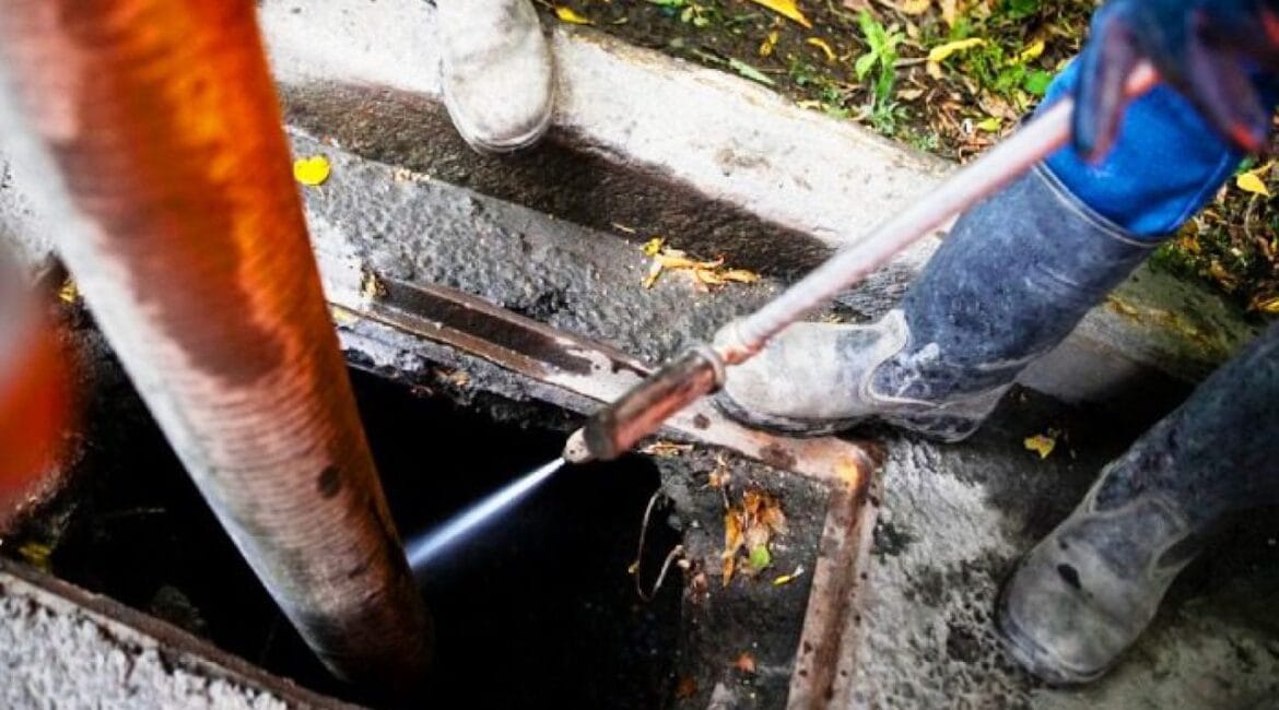 Limpeza Preventiva de Esgoto: Evite Entupimentos com Técnicas Avançadas como o Hidrojateamento